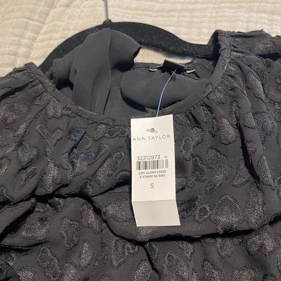 NWT Ann Taylor Peplum top - small - Picture 6 of 9